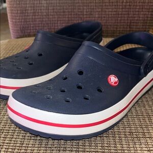 Mens Size 11 Navy Crocband Clog with Red Accent and heel strap